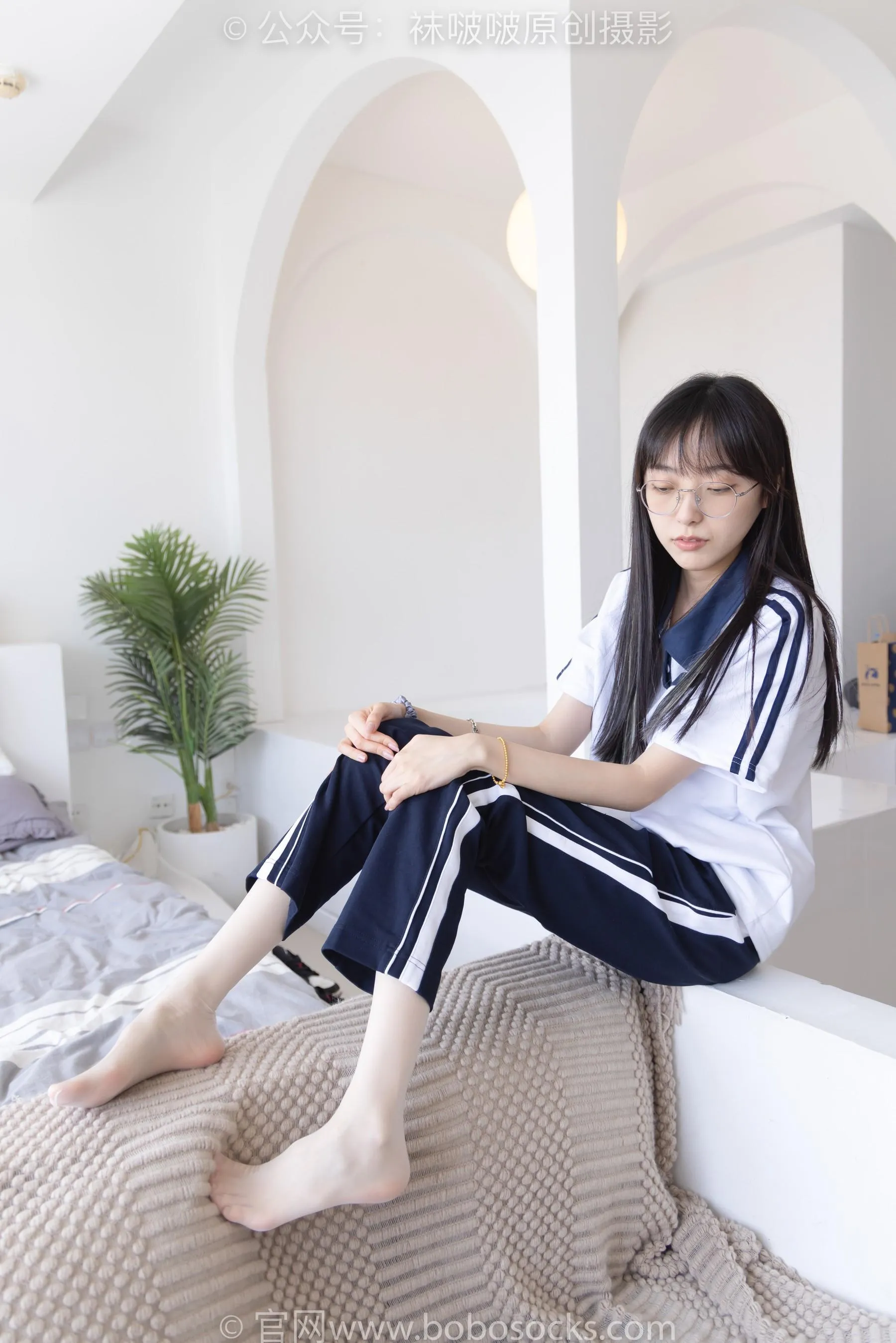 [BoBoSocks袜啵啵]NO.207 稚予-aj板鞋、白棉袜、油亮白丝、校服裤里丝[23] [53P]插图5